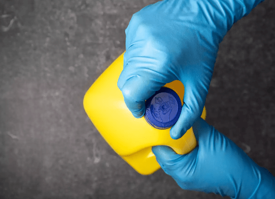 Chlorine in household cleaning: How to use them correctly